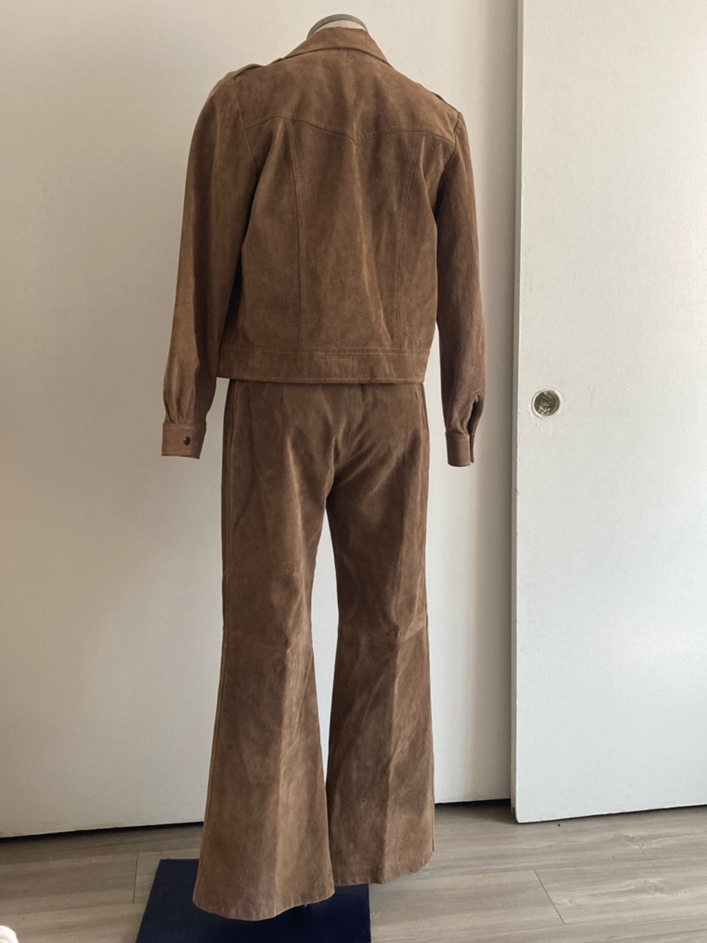 Brown Suede Two-Piece Jacket & Flared Pants Set Sz 7 - Picture 14 of 14